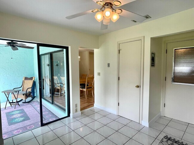 Building Photo - 4961 Dovewood Rd