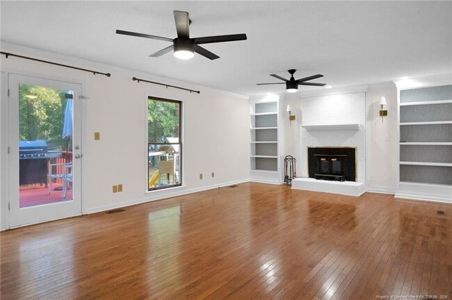 Building Photo - 160 Carolina Way