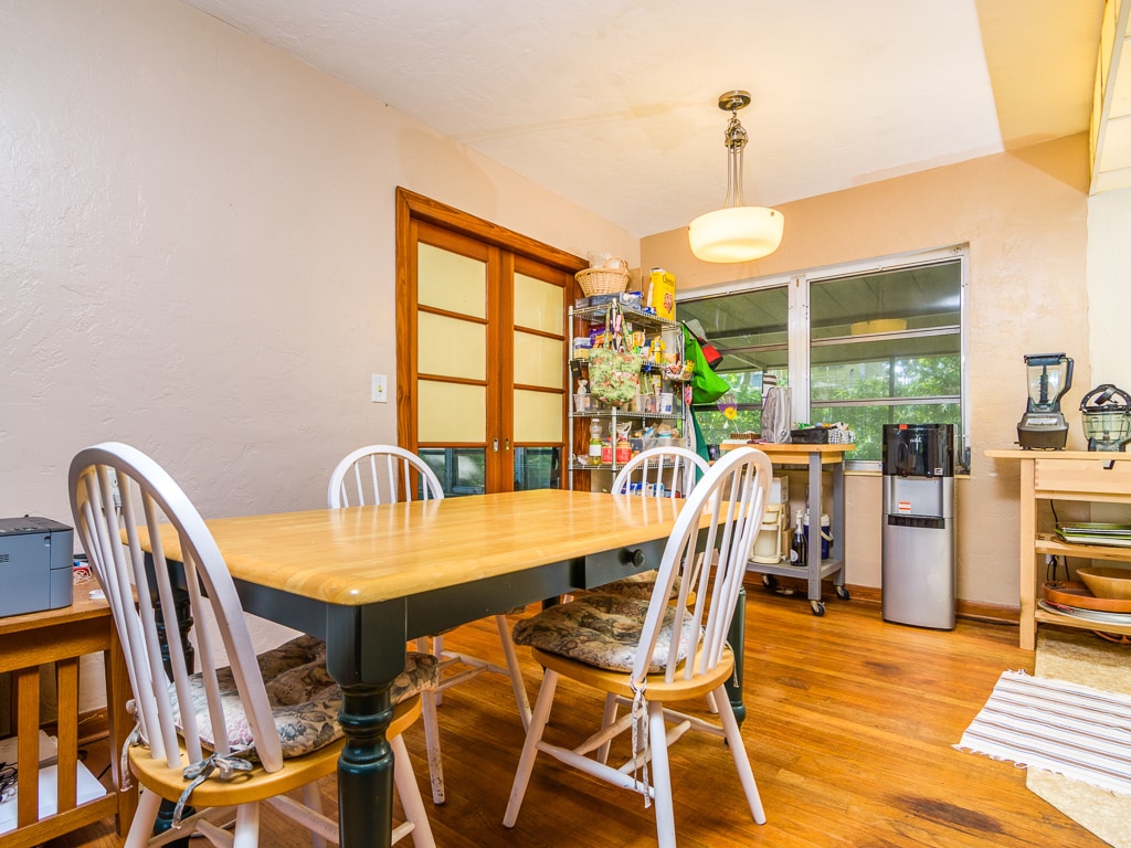 Building Photo - 3136 W EUCLID AVE N