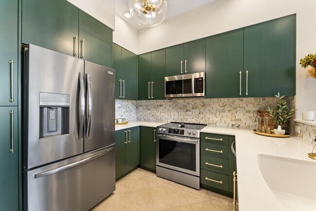 Building Photo - 801 S Olive Ave