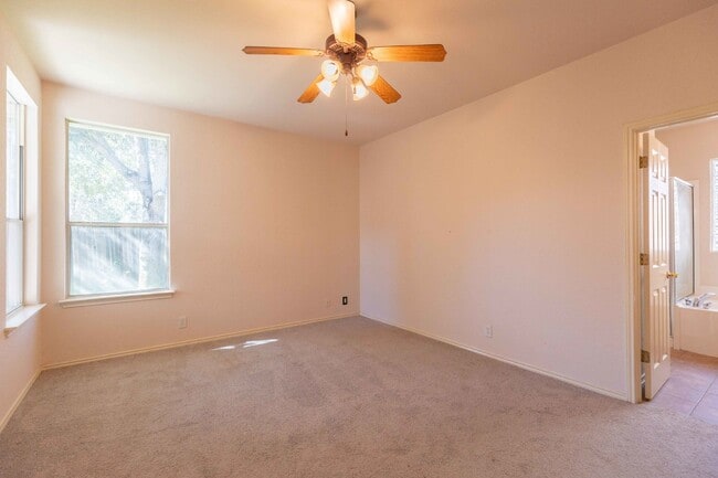 Building Photo - 509 Foxford Run Dr