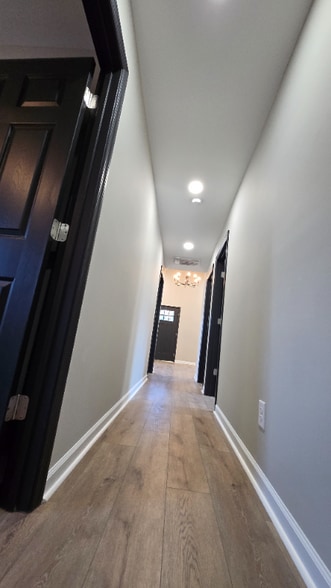 Building Photo - 804 Martin St