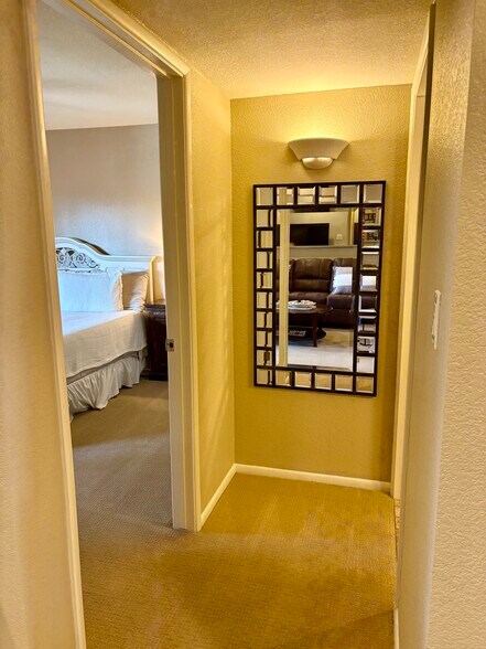 Building Photo - 12222 N Paradise Village Pky W