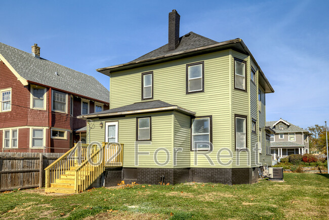 Building Photo - 1911 Lothrop St