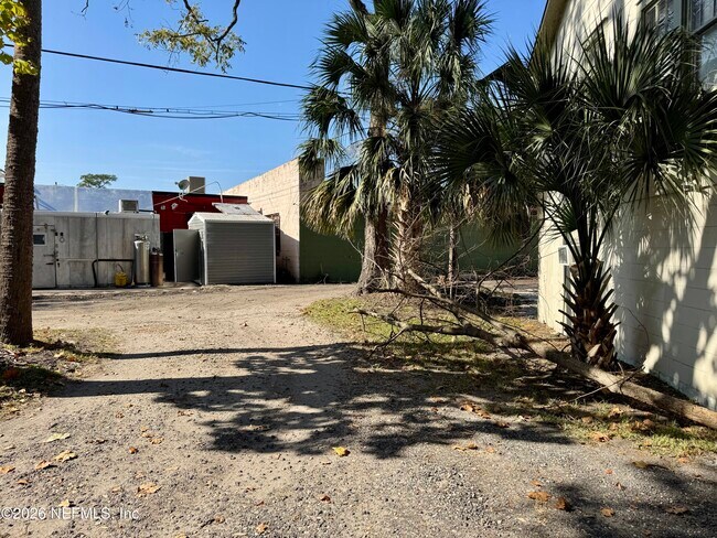 Building Photo - 2670 Post St