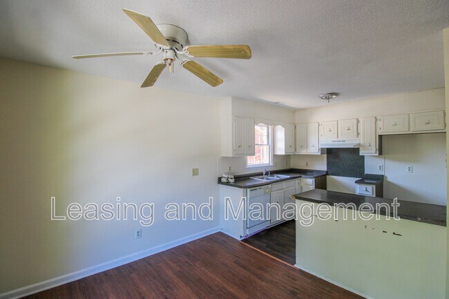 Building Photo - 910 Sea Gull Dr
