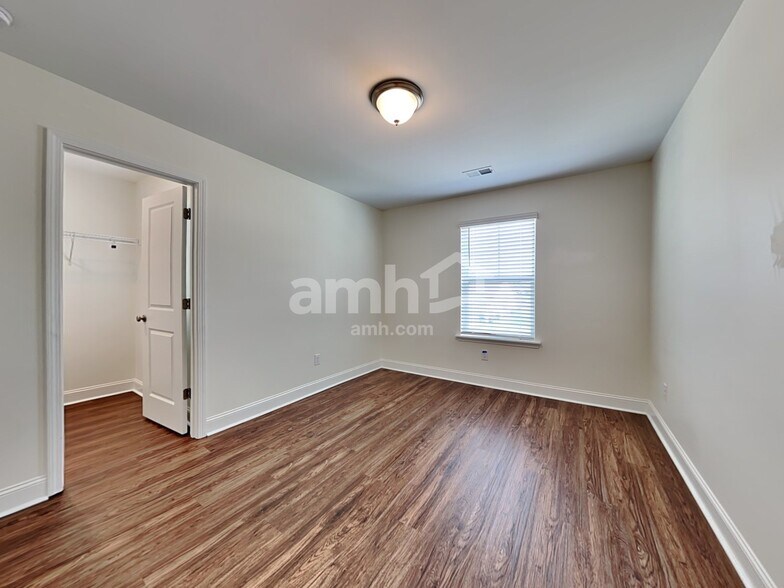 Building Photo - 316 Azore Way