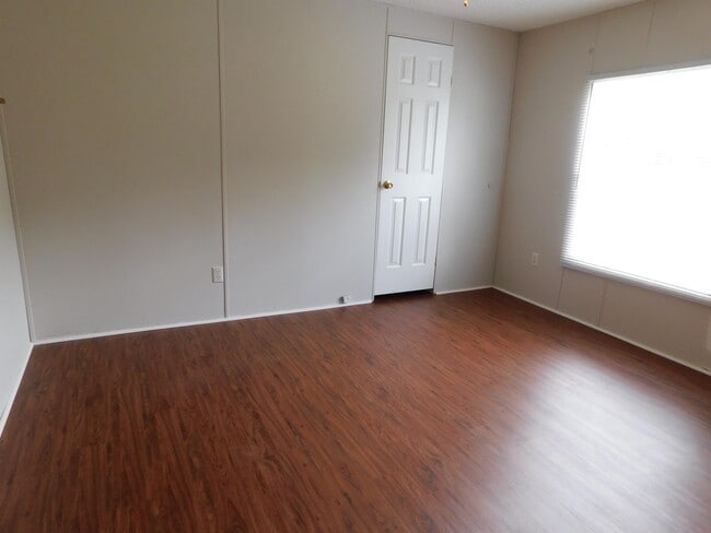 Building Photo - 482 Kelly Springs Rd