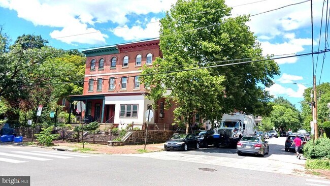 Primary Photo - 3701 Baring St