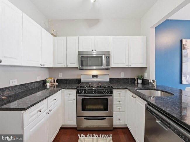 Building Photo - 4667 Longstreet Ln
