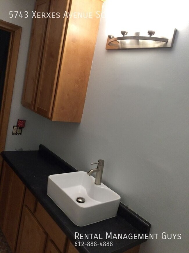 Building Photo - 5741 Xerxes Ave S