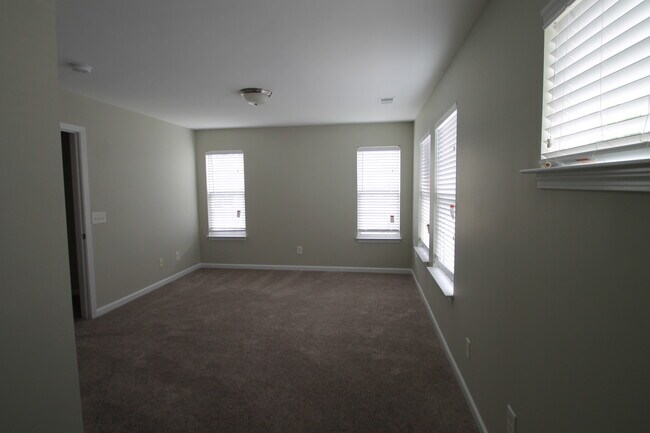 Building Photo - Exclusively Offered by Muse Realty, LLC