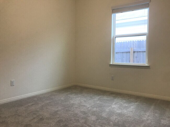 Building Photo - Great 3/2 in Presidential Meadows