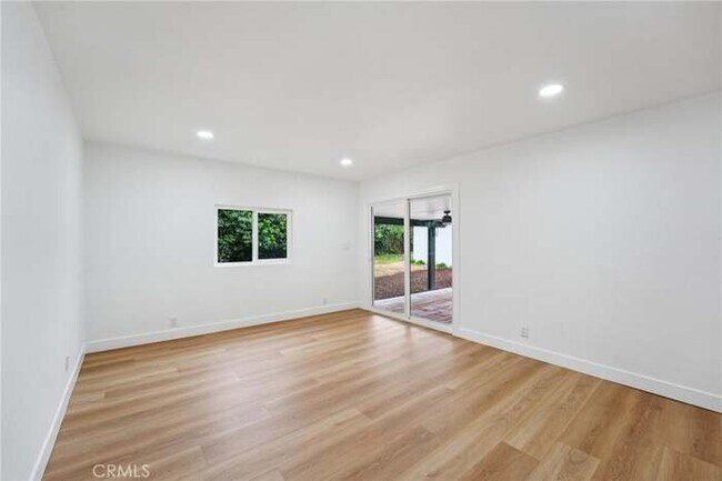 Building Photo - 1634 Turrill Ave