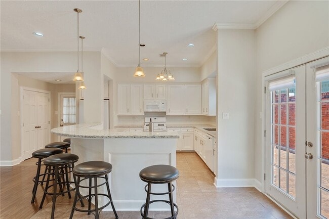 Building Photo - 1205 Brook Hollow Dr