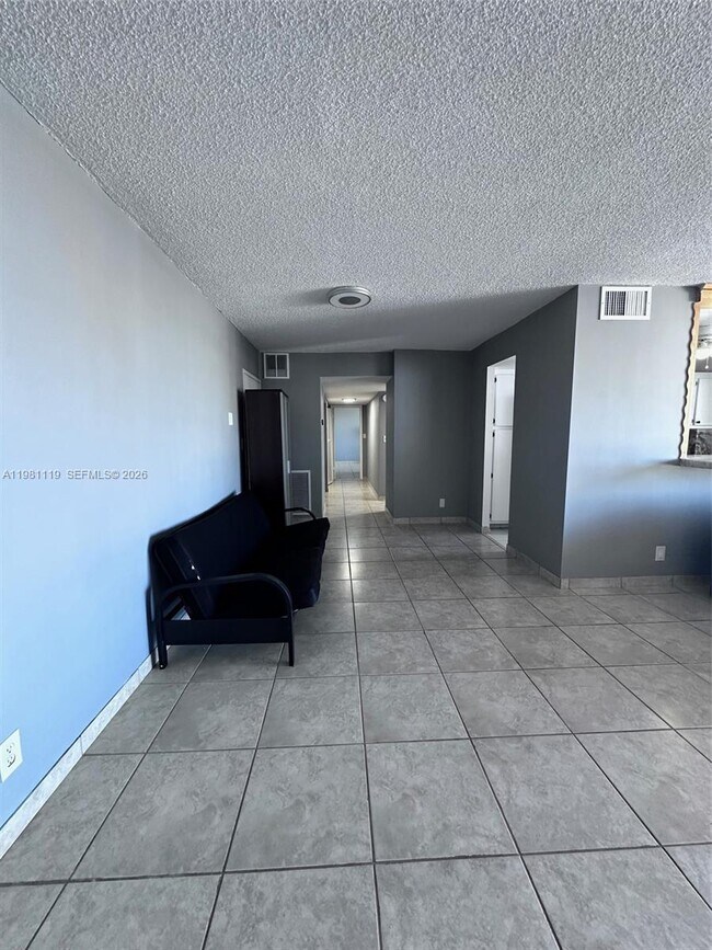 Building Photo - 137 Golden Isles Dr