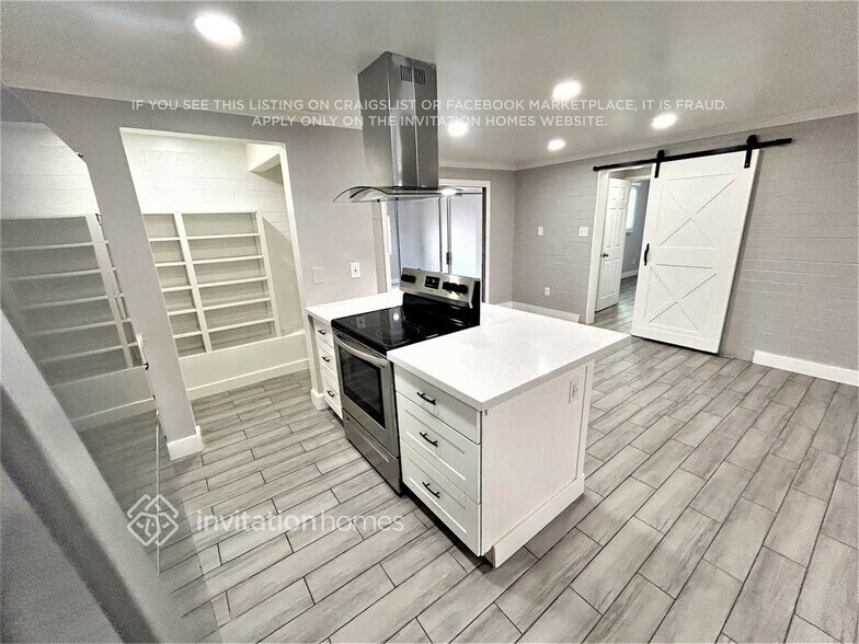 Building Photo - 4309 N 72nd Ln