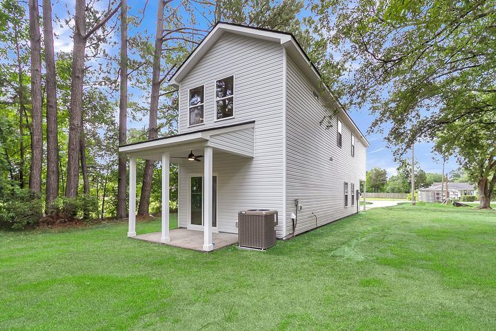Building Photo - 112 Farm Rd