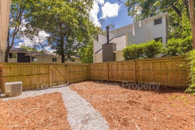 Building Photo - 505 Oakdale Rd NE