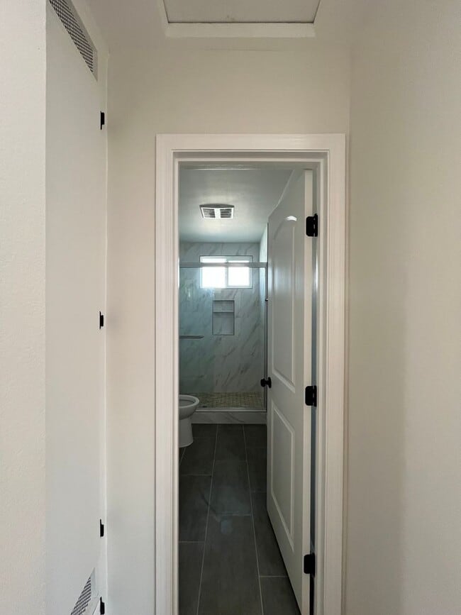 Building Photo - For Rent – Newly Remodeled 3 Bed / 2 Bath ...