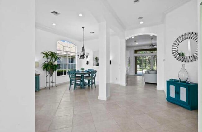 Building Photo - 9600 Crooked Stick Ln