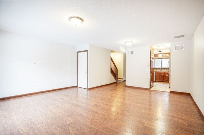 Building Photo - 155 Wynwood Dr