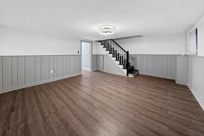 Building Photo - Newly Renovated 5BR/2BA Rowhome
