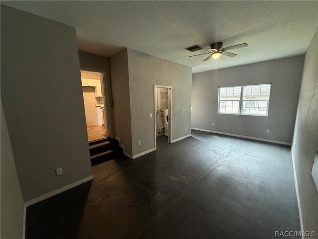 Building Photo - 917 Zephyr St