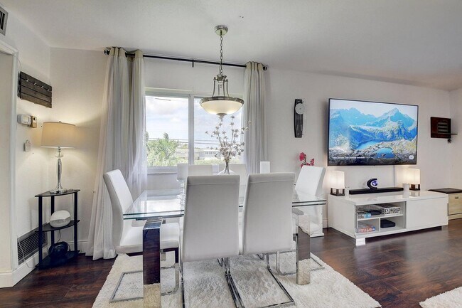 Building Photo - 123 Saxony Trail