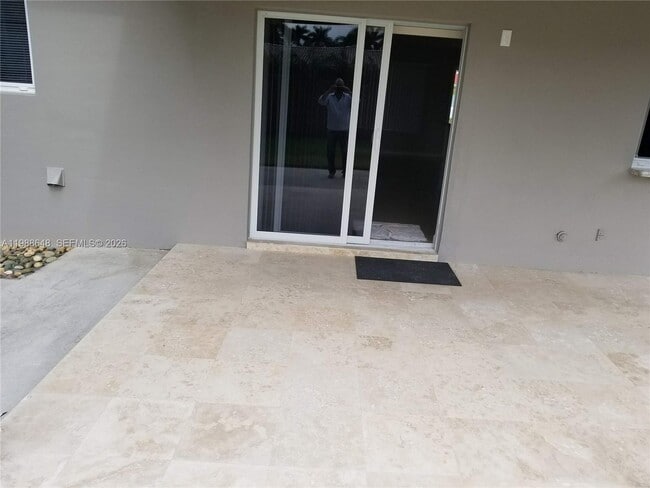 Building Photo - 1016 NE 5th St