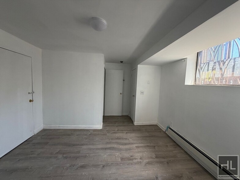 Building Photo - 111 STREET