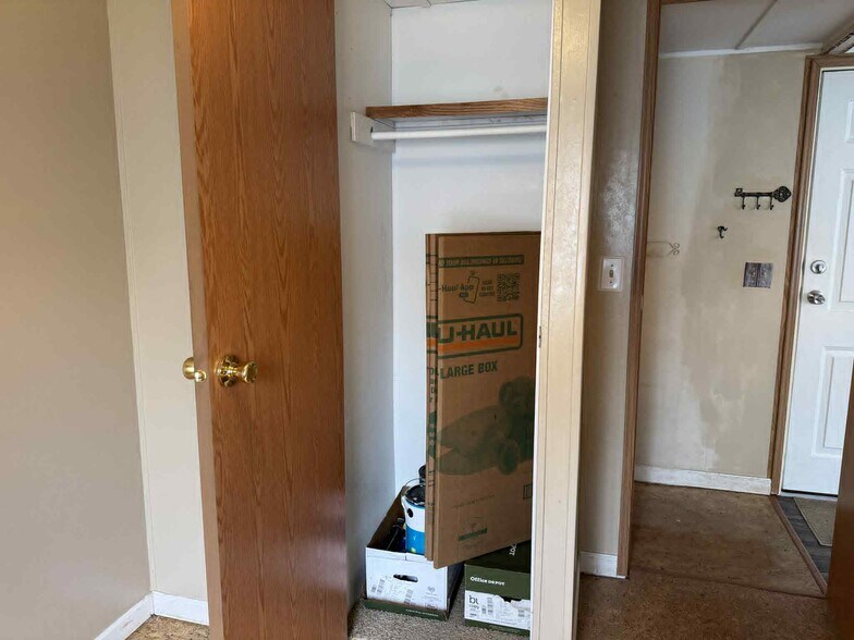 Building Photo - 48592 Leafdale Ct