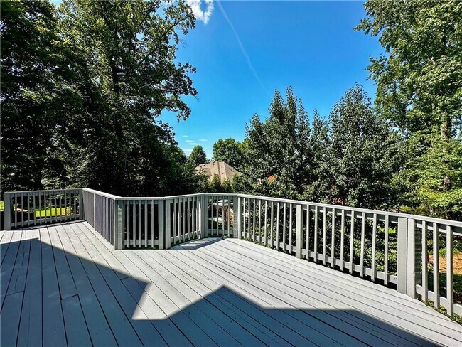 Building Photo - 2660 Coachmans Cir