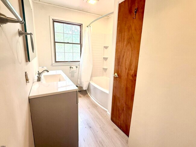 Building Photo - 908 Morris Ln