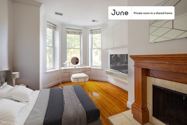 Building Photo - 1835 Mintwood Pl NW