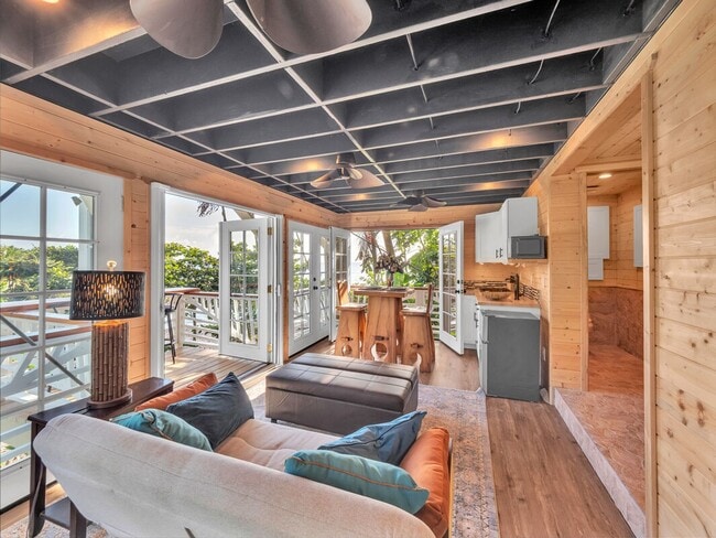 Building Photo - Oceanfront Estate: The Honolii Hale