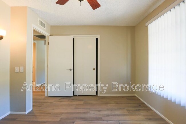 Building Photo - 14126 W Pennystone Dr