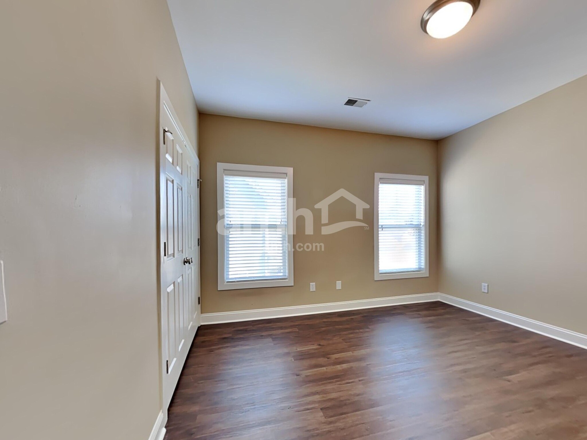 Building Photo - 1085 Moss Grove Dr