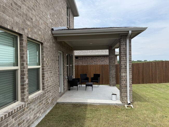 Building Photo - 212 Travine Dr