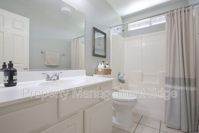 Building Photo - 38387 Chestnut Cir