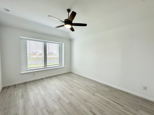 Building Photo - Brand New 3 Bed / 2 Bath Home with Water V...