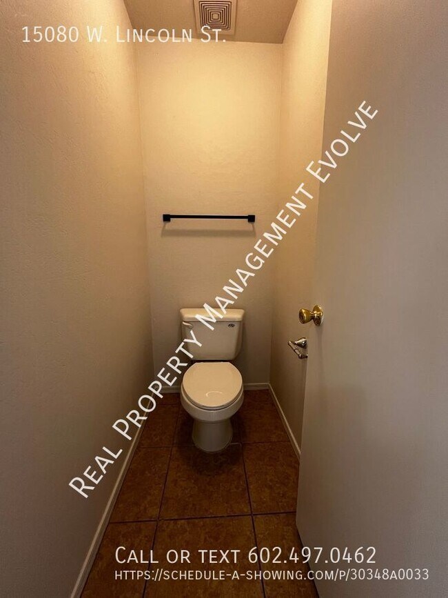 Building Photo - Goodyear Home With Lots of Amenities!!