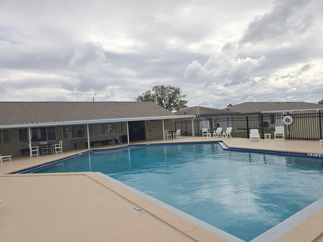 Building Photo - 2 Bedroom 2 Bath Apartment with amenities