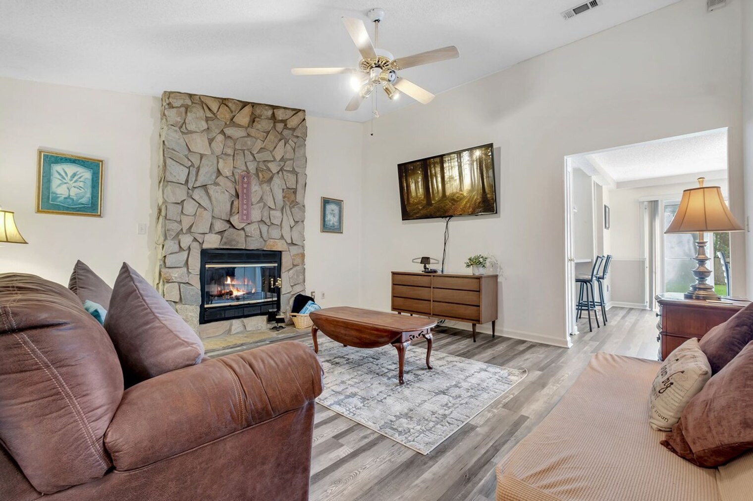 Building Photo - 1870 Mary Ellen Dr