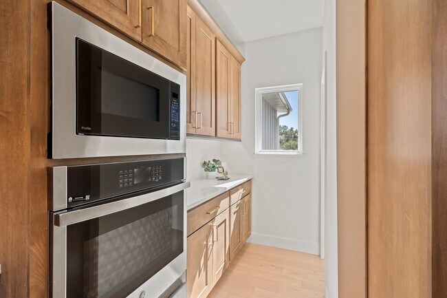 Building Photo - 2805 Easley Cabin Cir