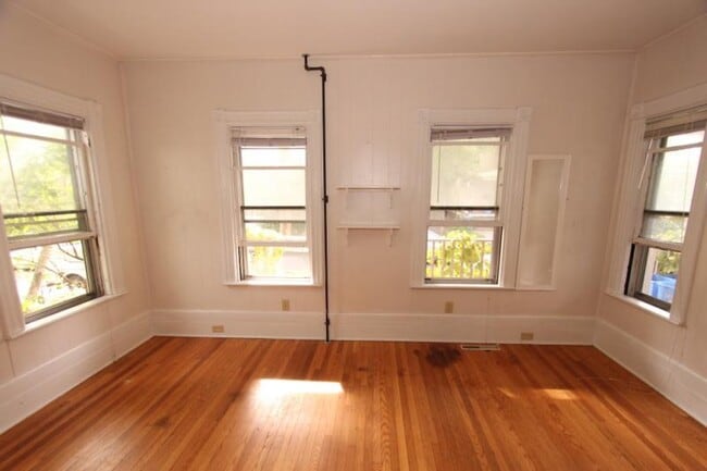 Building Photo - 8 S Union St