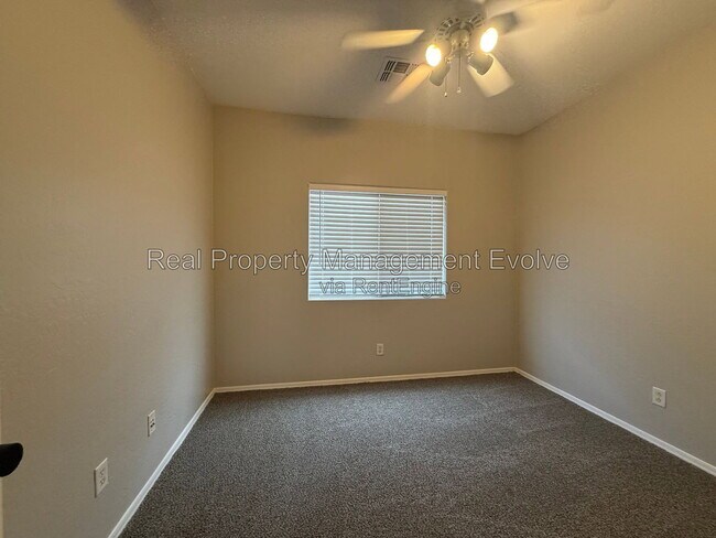 Building Photo - 2513 W Woburn Ln