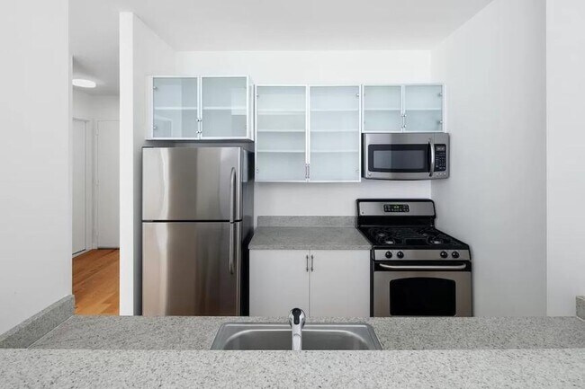 Primary Photo - 2 bedroom in New York NY 10005
