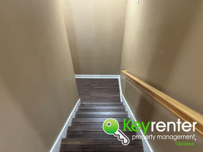 Building Photo - Dream Townhome in Tacoma, WA!