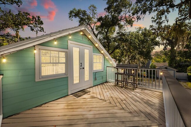 Building Photo - 748 Altaloma Ave